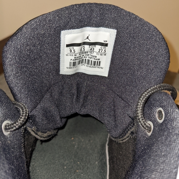 Jordan Max Aura- white, metallic gold and black men's size 9.5 - Picture 5 of 5